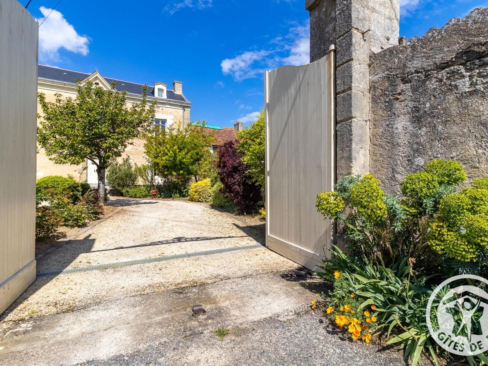 Sejour De Charme Avec Piscine A Saint-Georges-Sur-Layon, Proche De Saumur Et Des Chateaux De La Loire - Fr-1-622-81 Bed and Breakfast Doue-en-Anjou Exterior foto